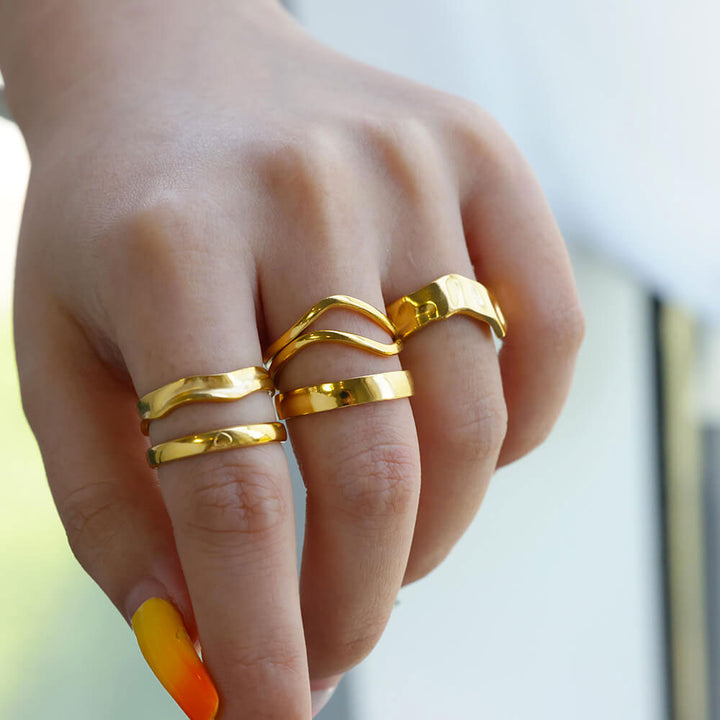 Layannora | 18K Gold Love Ring