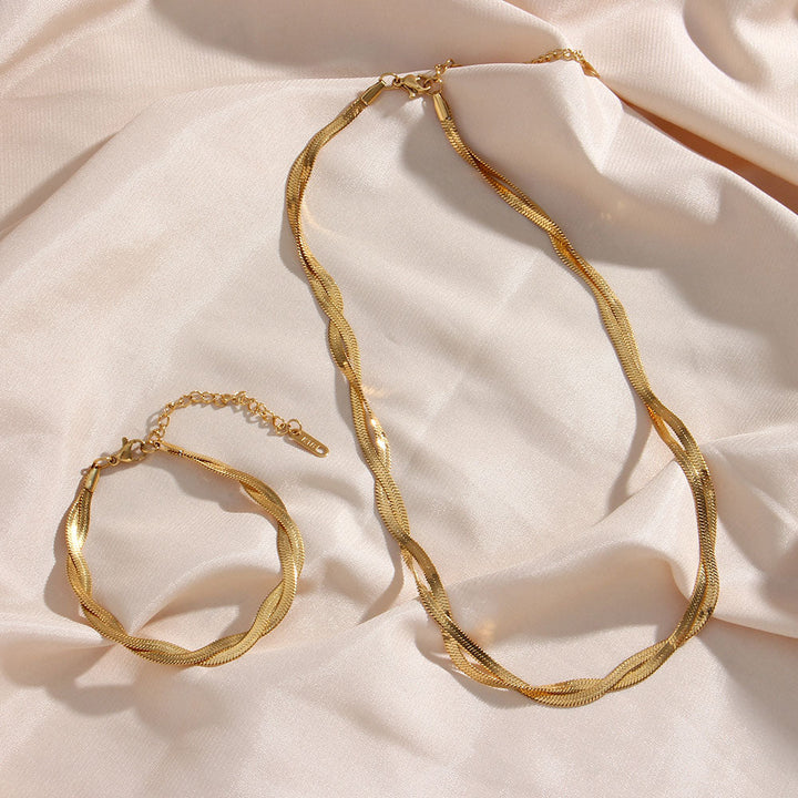 Madioreru | 18K Yellow Gold Twisted Design Bracelet