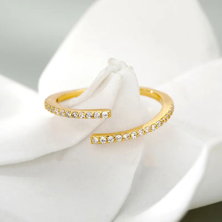 ELLIANDREA | 18K Gold Cubic Zirconia Classic Ring