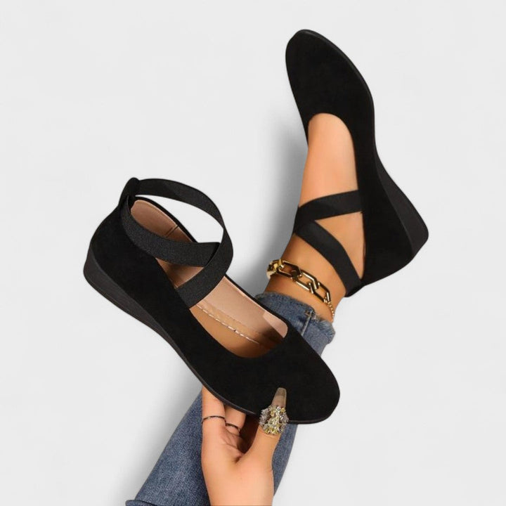 Lucia™ | Comfortable wedge sole and modern design shoes
