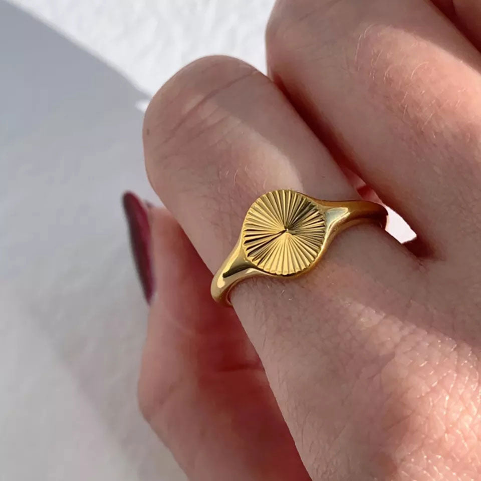L'RÉSAVEL | 18K Sunburst Ring