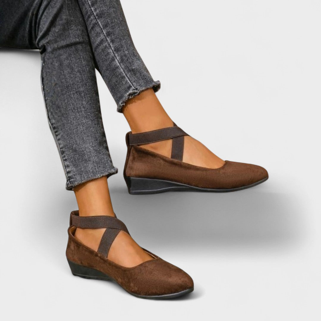 Lucia™ | Comfortable wedge sole and modern design shoes